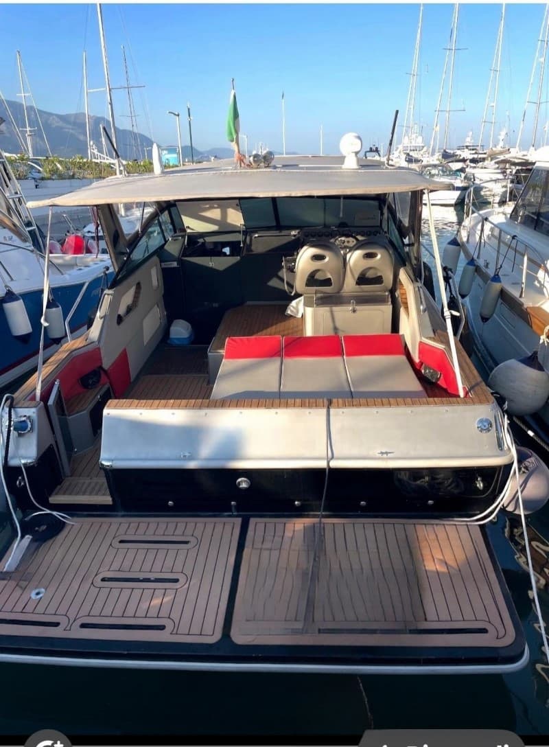 Sea Ray 300 Weekender d'occasion - détail 2