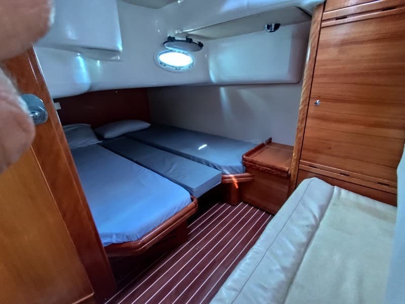 Bavaria 33 Sport used - hero image 24