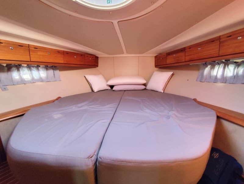 Bavaria 33 Sport used - hero image 22