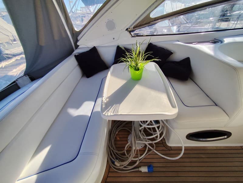 Bavaria 33 Sport - Deck View Bavaria 33 Sport - Deck View