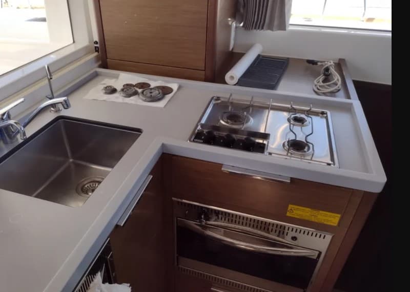 Lagoon Yachts Lagoon 40 - Deck View Lagoon Yachts Lagoon 40 - Deck View