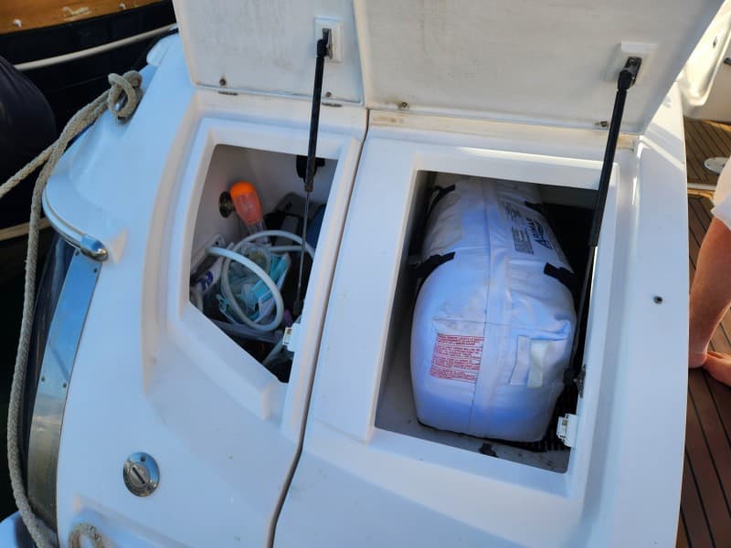 Regal Marine Regal 3350 - Deck View Regal Marine Regal 3350 - Deck View