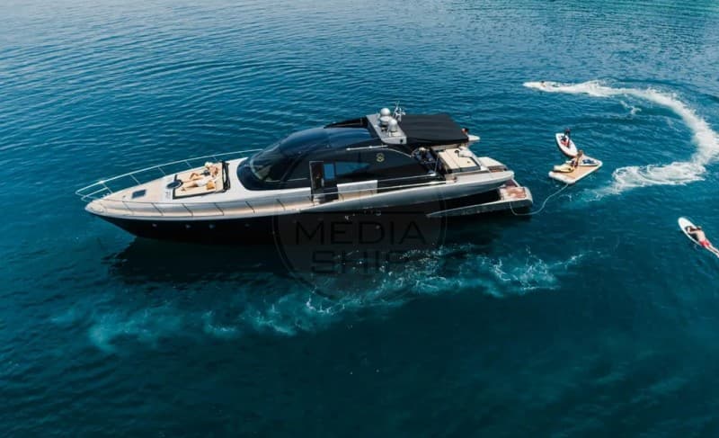 Fiberglass Fashion 68 - Main View Fiberglass Fashion 68 - Main View