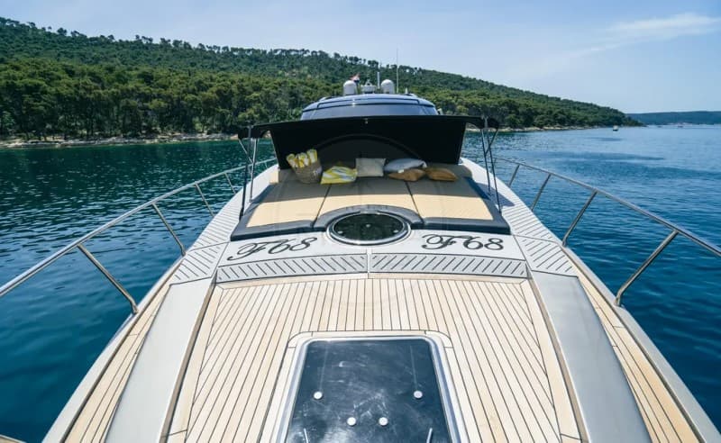 Fiberglass Fashion 68 - Deck View Fiberglass Fashion 68 - Deck View