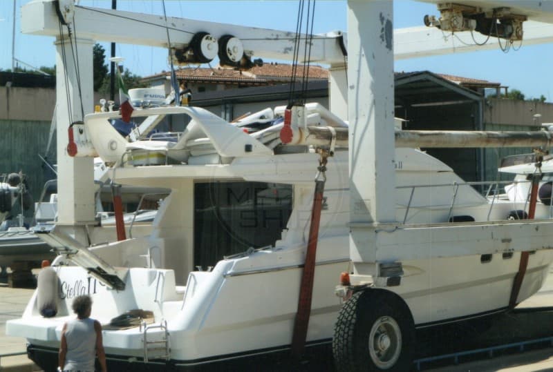 Azimut 43 - Deck View Azimut 43 - Deck View