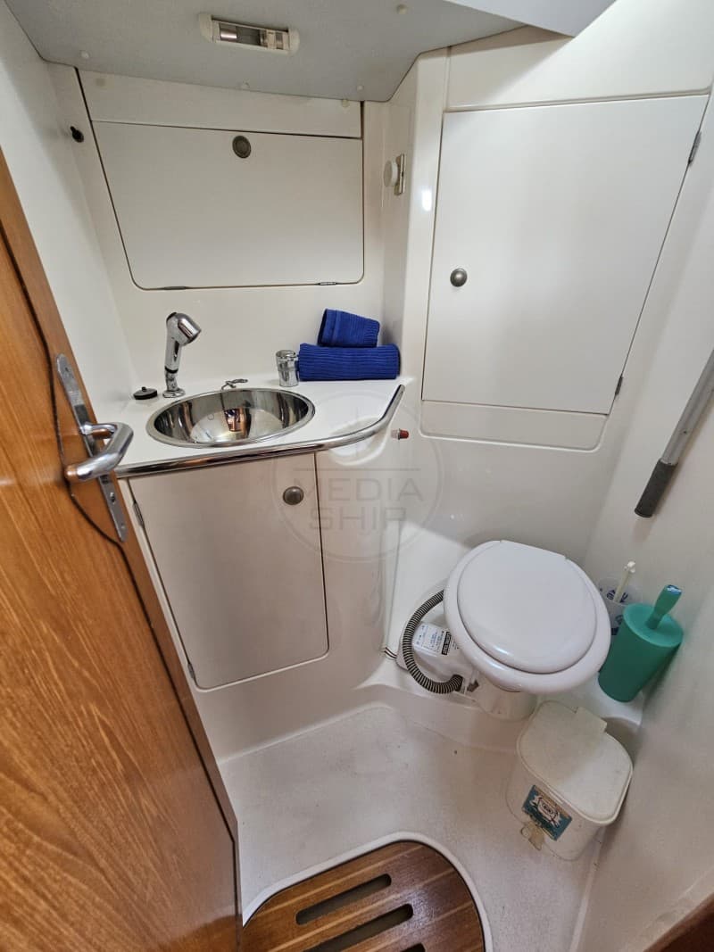 Jeanneau SUN ODYSSEY 42.2 used - hero image 20