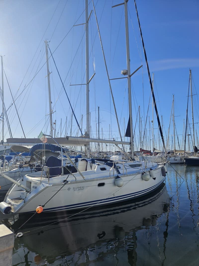 Jeanneau SUN ODYSSEY 42.2 used - hero image 5