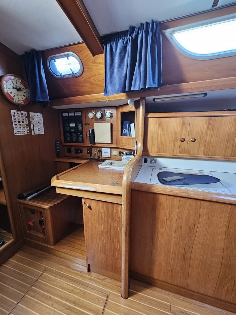 Jeanneau SUN ODYSSEY 42.2 used - hero image 16