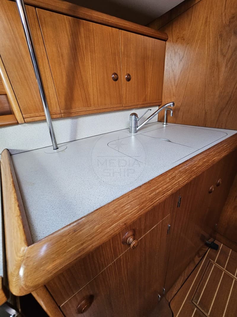 Jeanneau SUN ODYSSEY 42.2 used - hero image 18