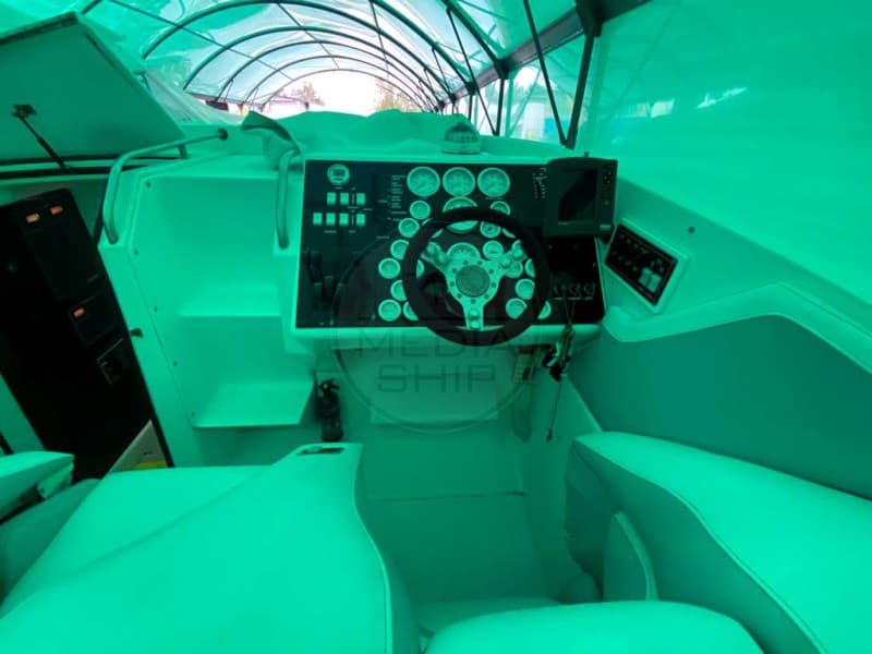 Fountain Powerboats Fountain 47 used - detail 4