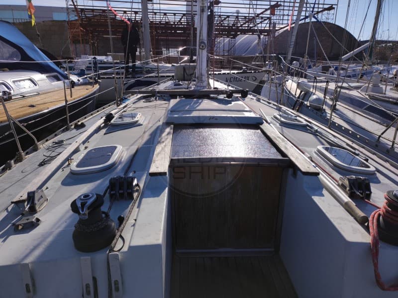 Comar Comet 12 - Deck View Comar Comet 12 - Deck View