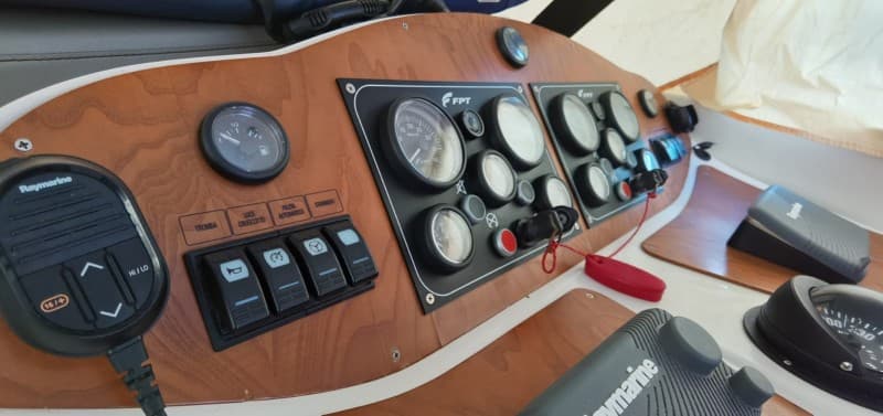 Cantieri Di Livorno Space 36 Fly usato - foto hero 18