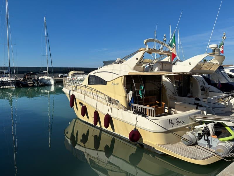 Cantieri Di Livorno Space 36 Fly - Interior View Cantieri Di Livorno Space 36 Fly - Interior View