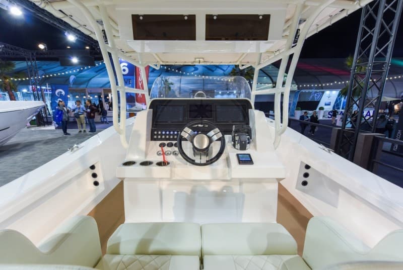 Gulf Craft Silvercat 34 Cc - Interior View Gulf Craft Silvercat 34 Cc - Interior View