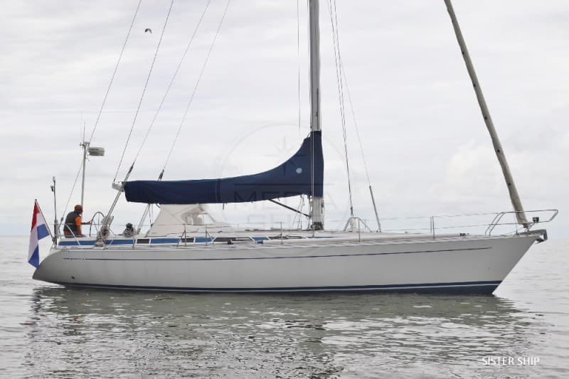 Cantiere del Pardo Grand Soleil 45 - Interior View Cantiere del Pardo Grand Soleil 45 - Interior View