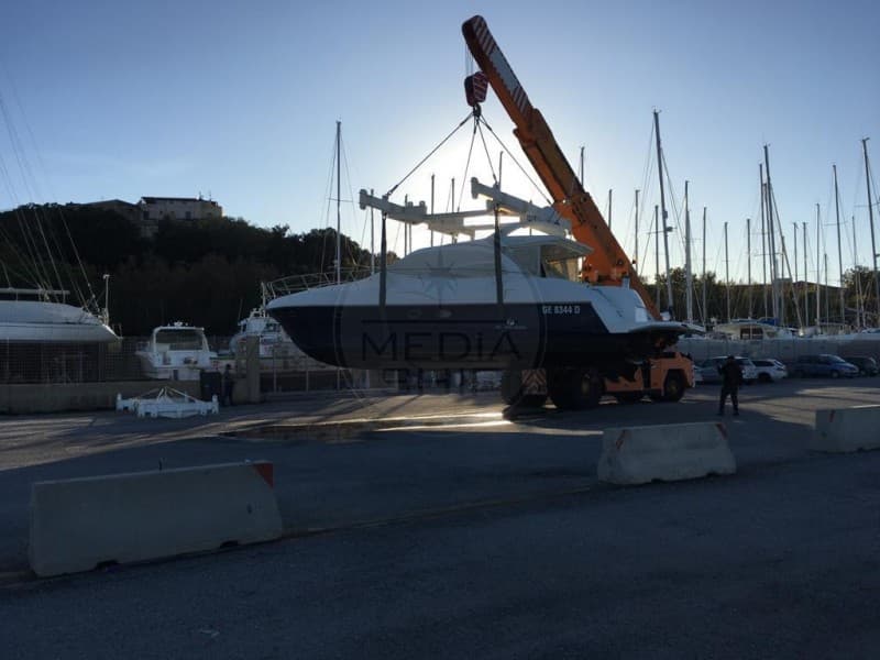 Innovazioni e Progetti Alena 48 - Detail View 1 Innovazioni e Progetti Alena 48 - Detail View 1