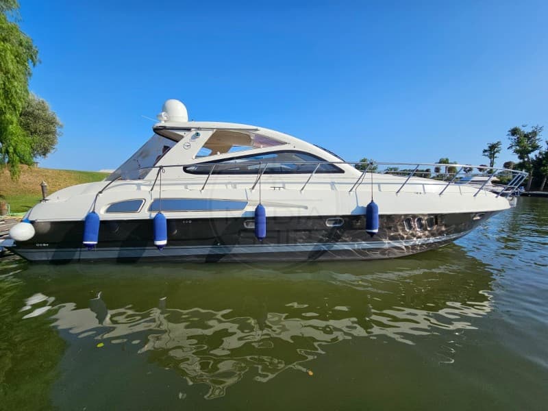 Airon Marine 4300 T-Top - Main View Airon Marine 4300 T-Top - Main View