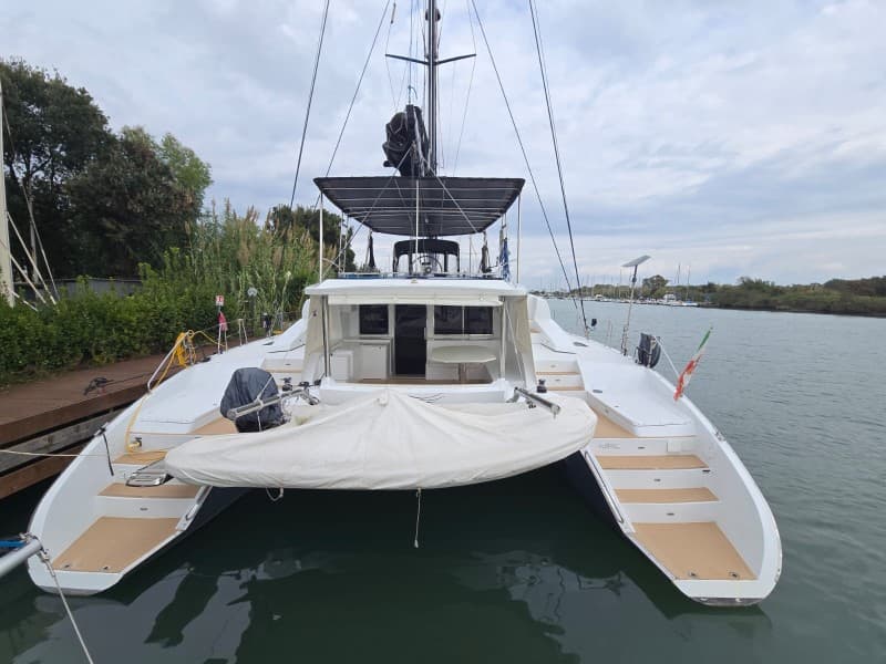 C.N.Catamaran Center Nyx 565 - Deck View C.N.Catamaran Center Nyx 565 - Deck View