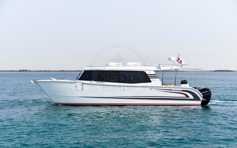 Gulf Craft Silvercat 40 Lux - Detail View 1 Gulf Craft Silvercat 40 Lux - Detail View 1