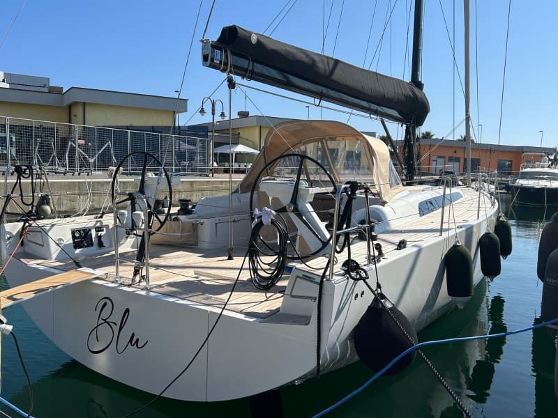 Solaris Yachts Solaris 44 - Deck View Solaris Yachts Solaris 44 - Deck View