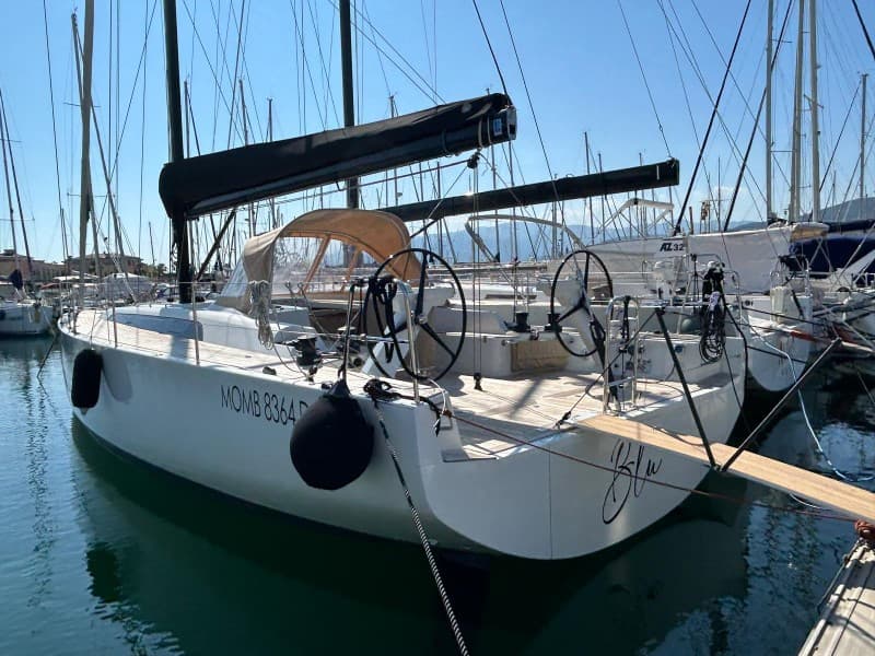 Solaris Yachts Solaris 44 - Detail View 1 Solaris Yachts Solaris 44 - Detail View 1