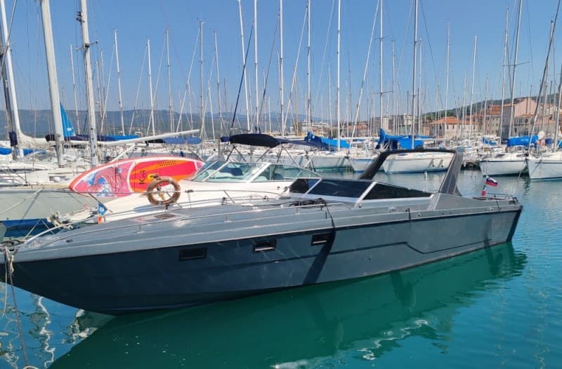 Glastron La Raya - Main View Glastron La Raya - Main View