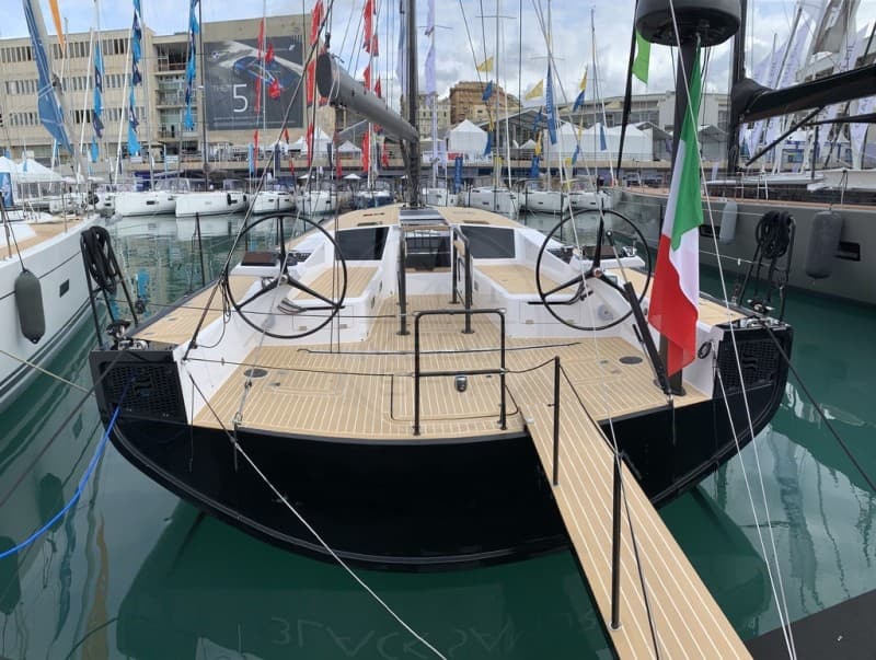 Eleva Yachts Eleva Fifty - Deck View Eleva Yachts Eleva Fifty - Deck View