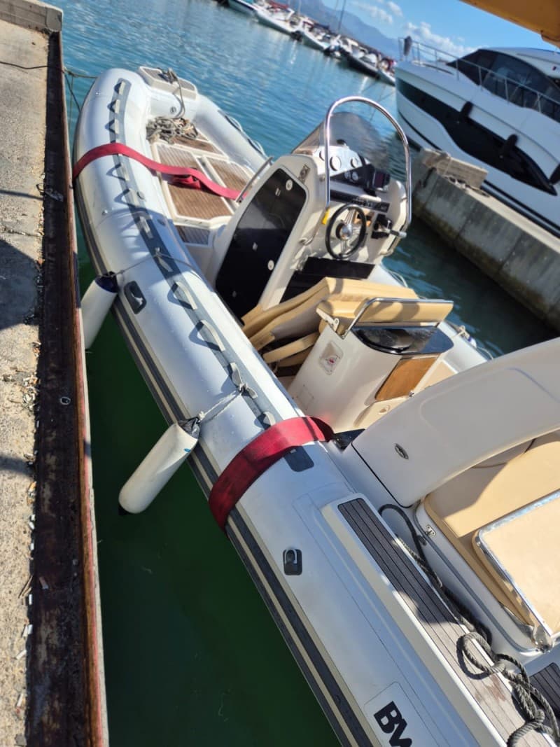 BWA Evolution 23 - Deck View BWA Evolution 23 - Deck View