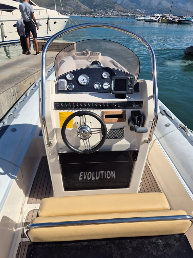 BWA Evolution 23 - Interior View BWA Evolution 23 - Interior View