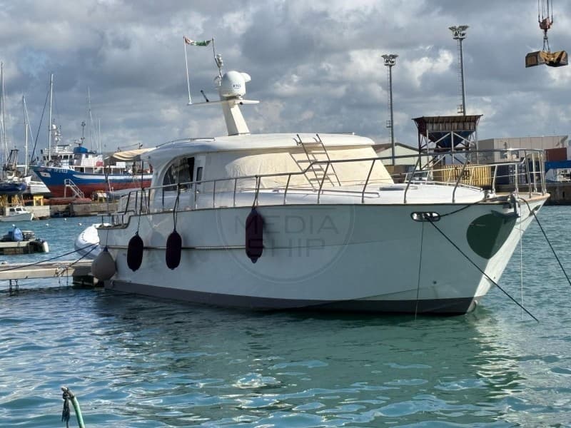 Riviera Yacht Alaska 50 - Detail View 1 Riviera Yacht Alaska 50 - Detail View 1