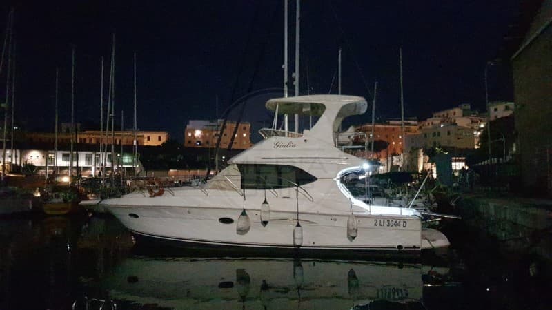 Silverton 38 - Main View Silverton 38 - Main View