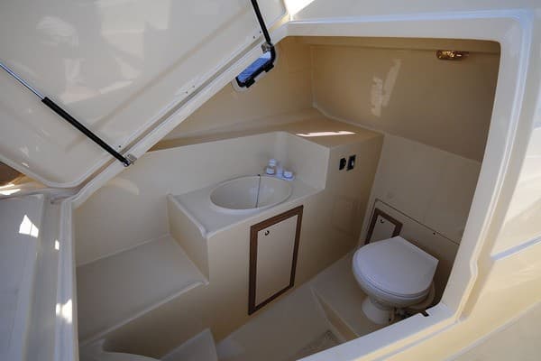 Solemar 28 Offshore - Deck View Solemar 28 Offshore - Deck View