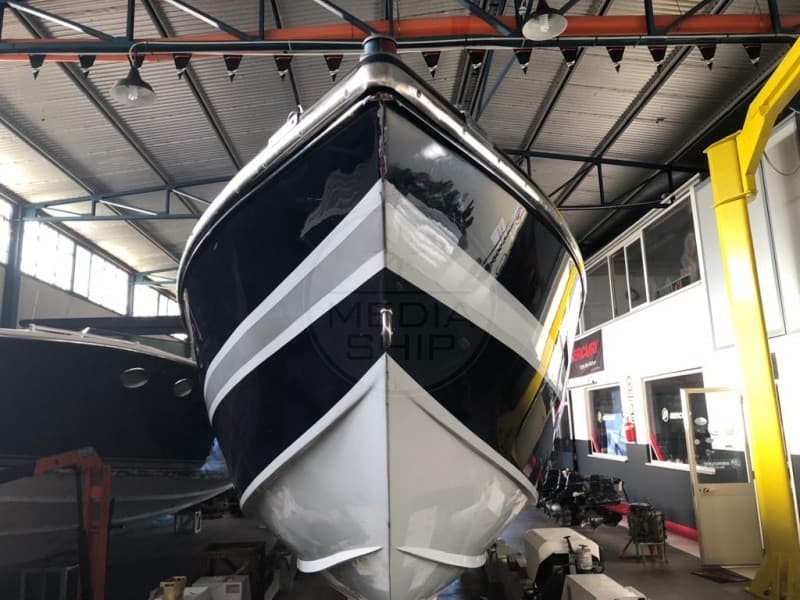 Cigarette R.T. Cigarette 38 Top Gun - Deck View Cigarette R.T. Cigarette 38 Top Gun - Deck View