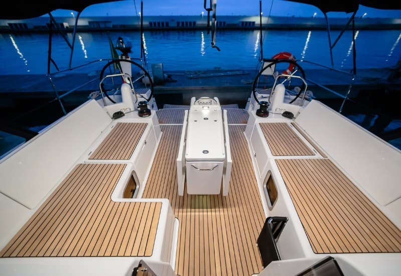 Jeanneau SUN ODYSSEY 490 used - hero image 7