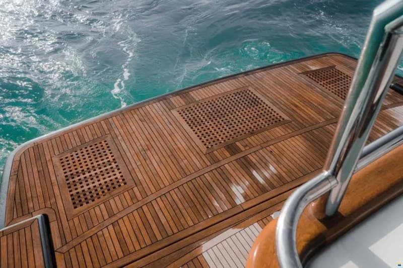 VZ 70 - Deck View VZ 70 - Deck View