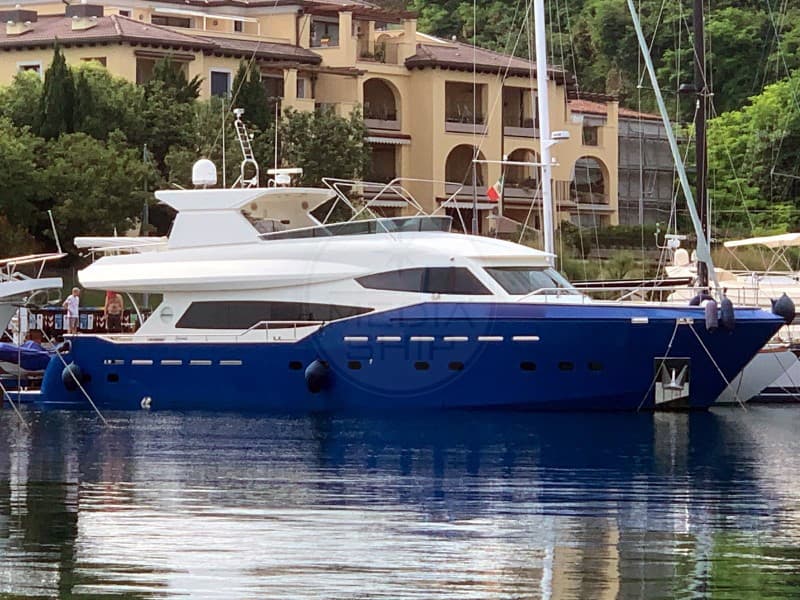 Huzur 78 Trawler - Detail View 1 Huzur 78 Trawler - Detail View 1