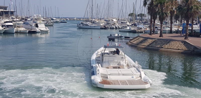 Sacs Marine Sacs 45 Gran Turismo - Deck View Sacs Marine Sacs 45 Gran Turismo - Deck View