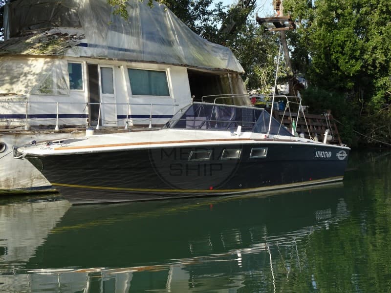 Magnum Marine Magnum 38 - Deck View Magnum Marine Magnum 38 - Deck View