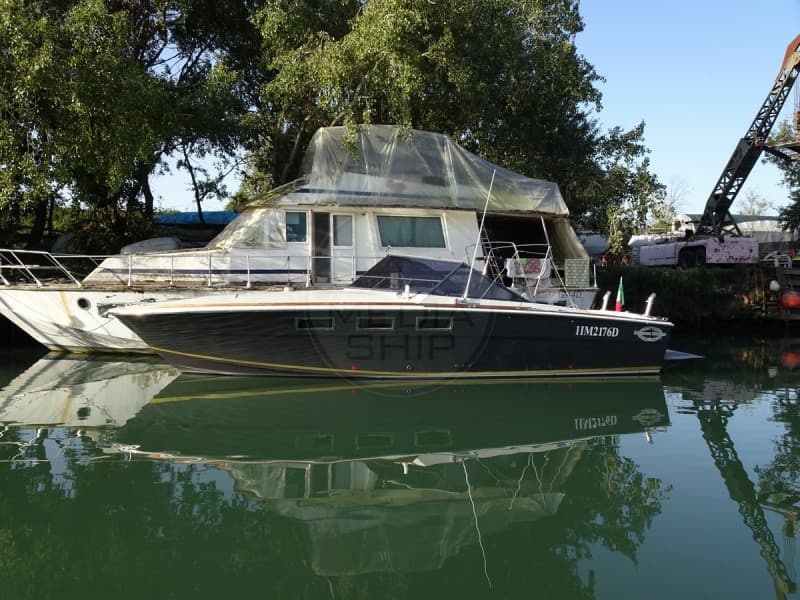 Magnum Marine Magnum 38 - Detail View 1 Magnum Marine Magnum 38 - Detail View 1