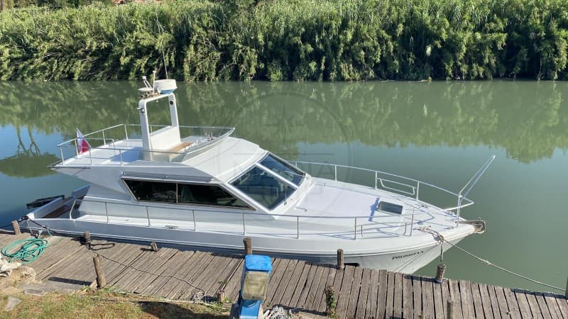 Ferretti 40 Altura - Deck View Ferretti 40 Altura - Deck View