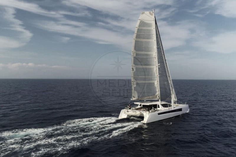 Slyder Slyder 49 - Deck View Slyder Slyder 49 - Deck View