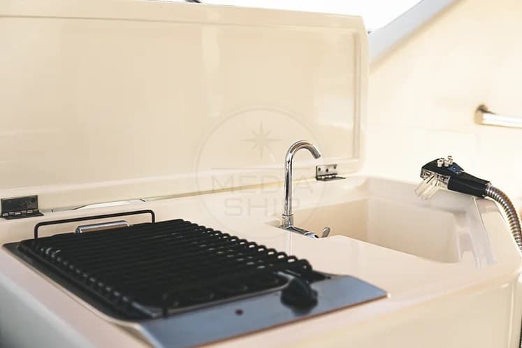 Canados Canados 72 - Deck View Canados Canados 72 - Deck View