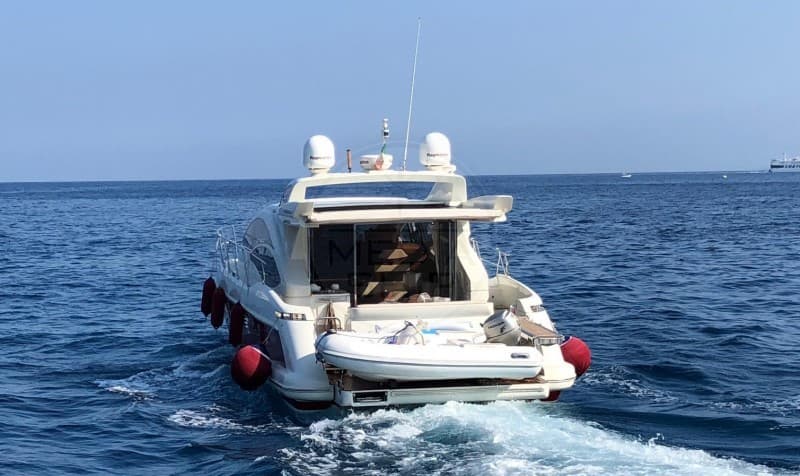 Azimut 43s - Interior View Azimut 43s - Interior View