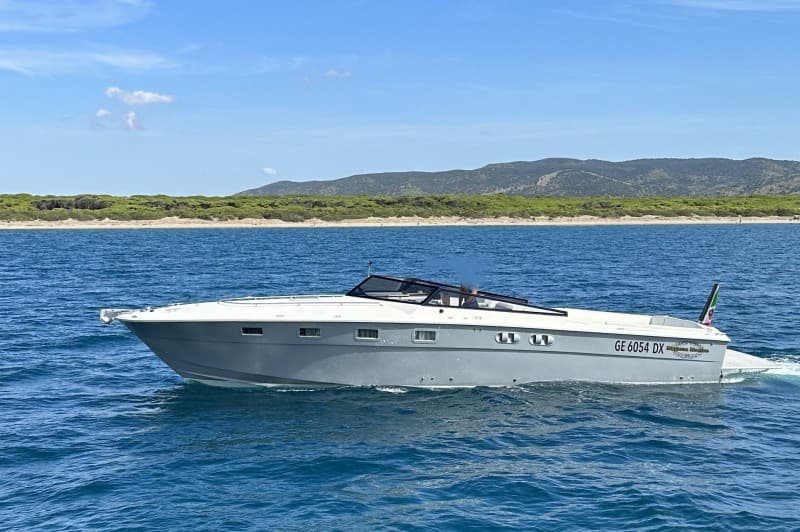 Magnum Marine Magnum 38 - Main View Magnum Marine Magnum 38 - Main View