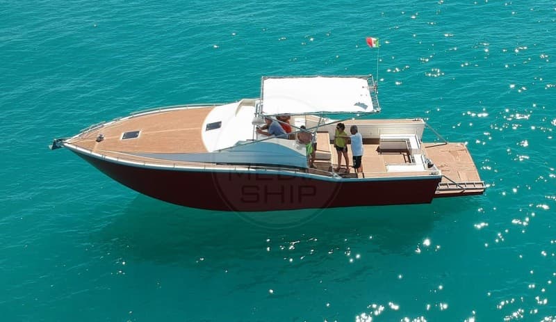 V Yacht V40 - Detail View 1 V Yacht V40 - Detail View 1