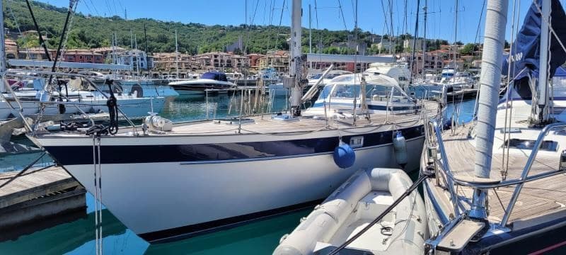 Hallberg Rassy 42 - Detail View 1 Hallberg Rassy 42 - Detail View 1