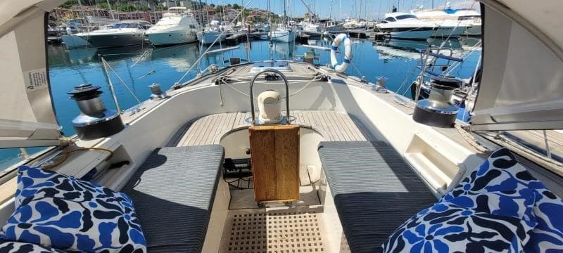 Hallberg Rassy 42 - Deck View Hallberg Rassy 42 - Deck View