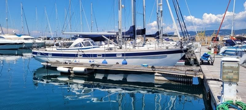 Hallberg Rassy 42 - Main View Hallberg Rassy 42 - Main View