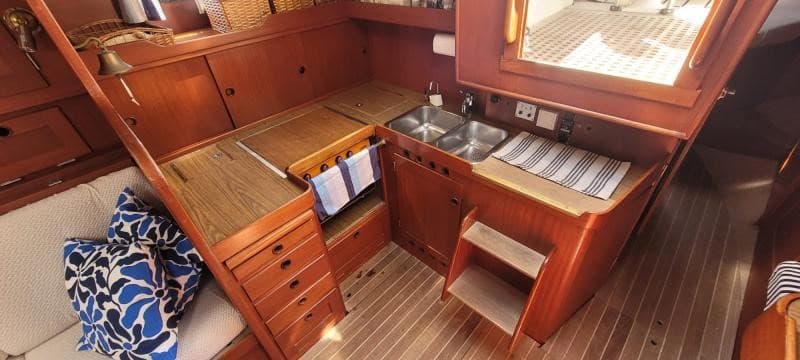 Hallberg Rassy 42 usato - foto hero 15