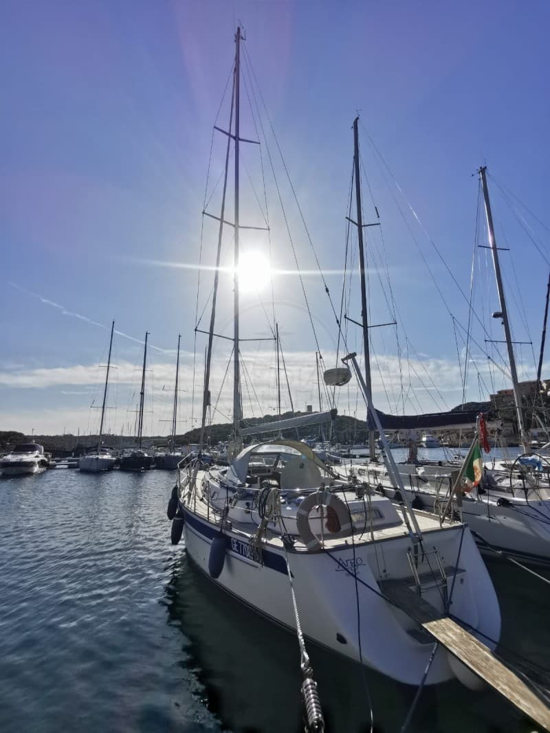 Hallberg Rassy 40 - Detail View 1 Hallberg Rassy 40 - Detail View 1